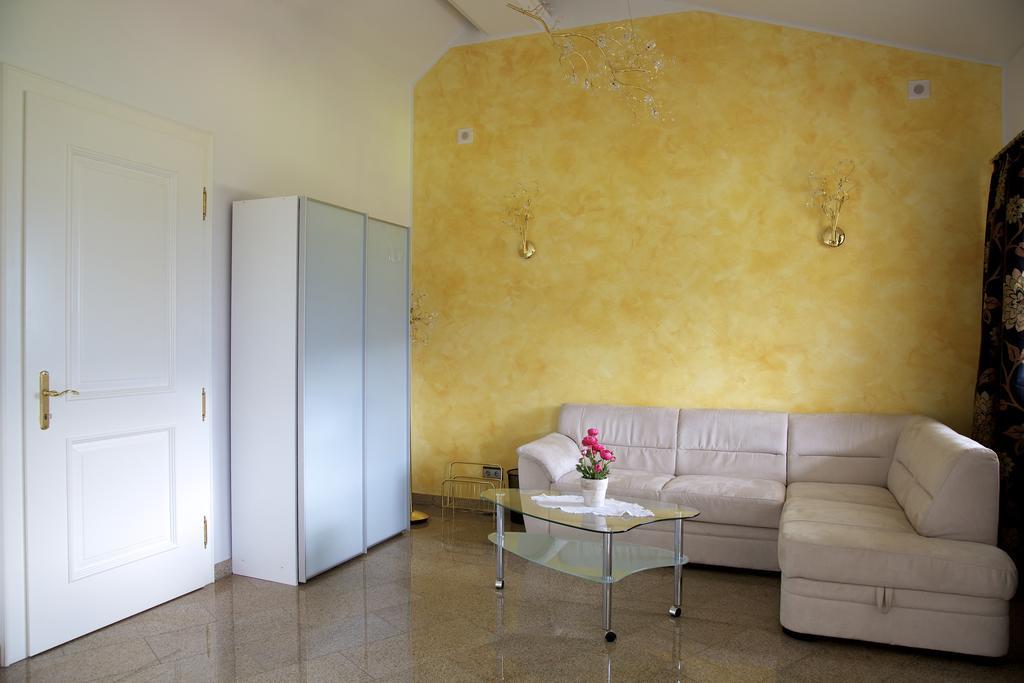 Villa Victoria Hermagor-Pressegger See Pokoj fotografie